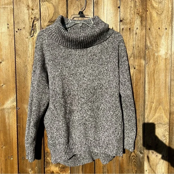 Sold Old Navy Cozy Gray Turtleneck Sweater - Picture 3 of 6